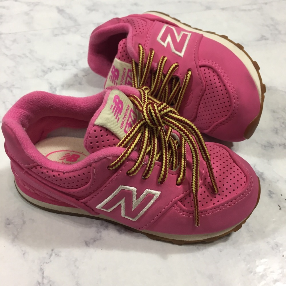 New Balance Girls Pink Tennis Shoes 8
